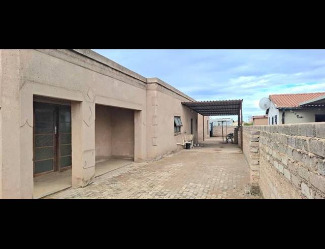 3 BEDROOM HOUSE FOR SALE IN SOSHANGUVE XX